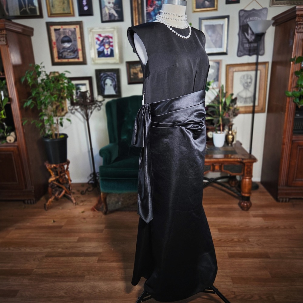 Wear Your Love Black Satin‎ Sleeveless Evening Gown Maxi Dress Formal Gown